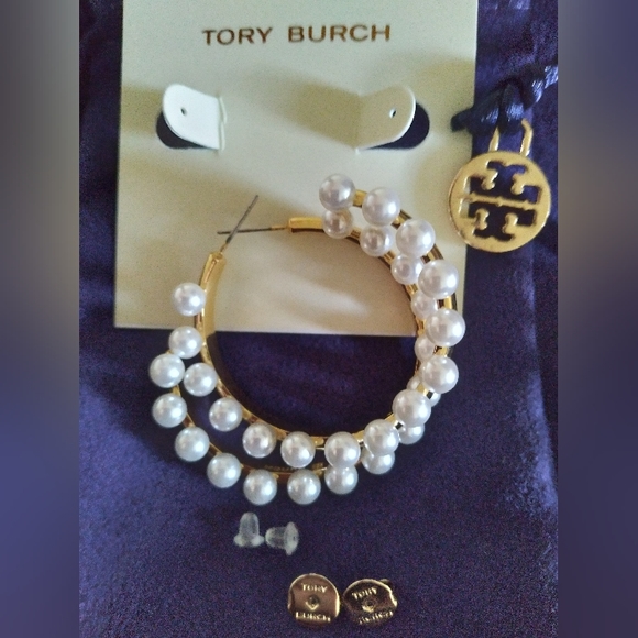 Pearl Fringe - Tory Burch Gold White Hoop Earrings💛 - Picture 6 of 12